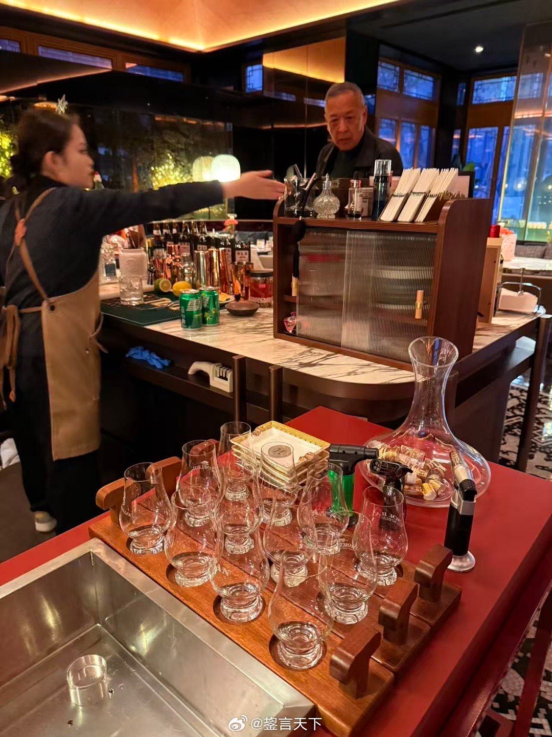 金普敦苏州竹辉酒店每天下午5-6点有HappyHour，干红、干白、气酒、啤酒