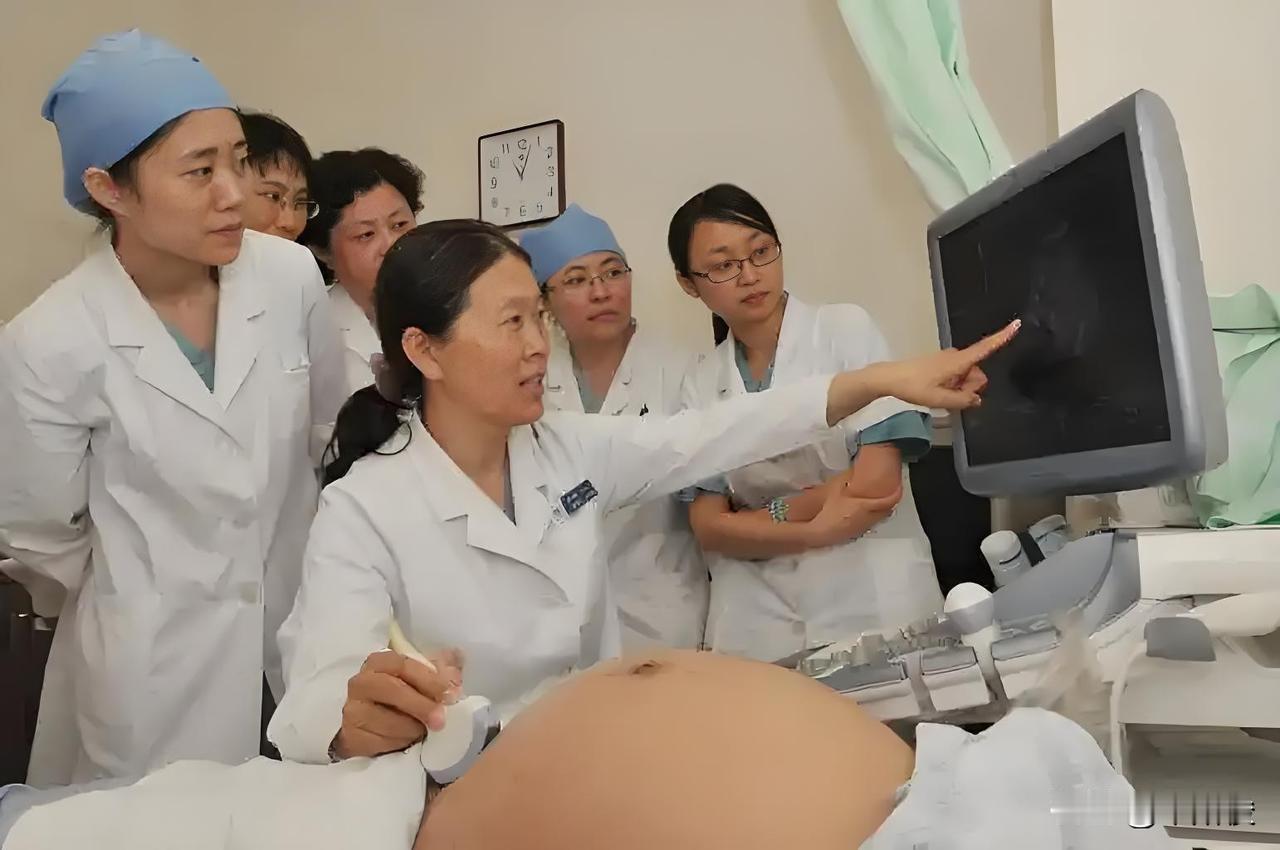 赵扬玉主任是我国产科领域知名专家，长期从事胎盘植入、产后出血、复杂性双胎妊娠等母