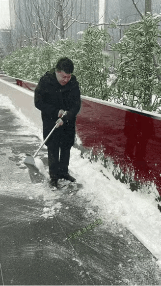 大哥好样的，平凡的工作因大哥的发明变得有趣。