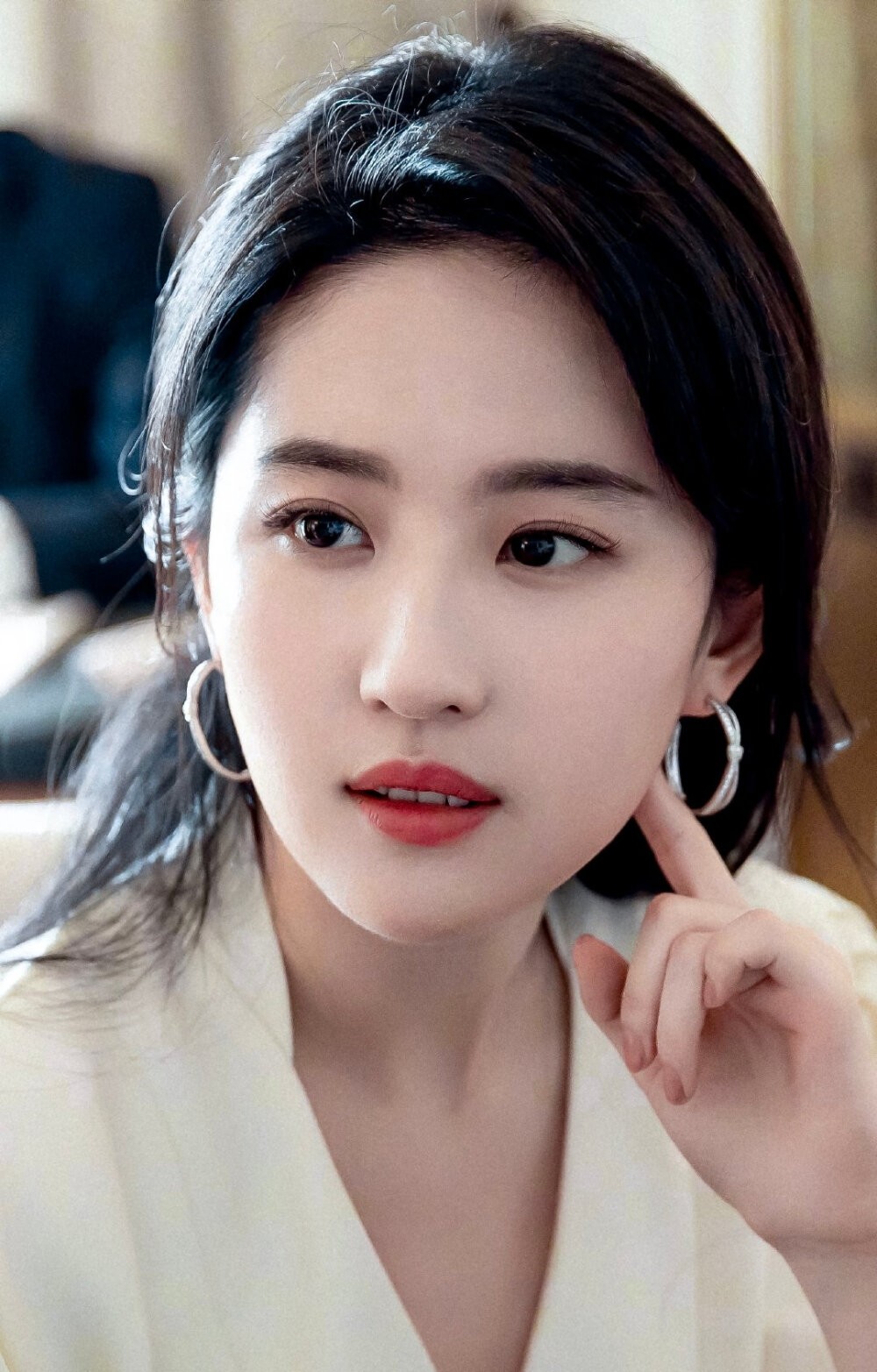 刘亦菲为什么没拿到白玉兰？终于看到敢说真话的人了。肯定不是因为她