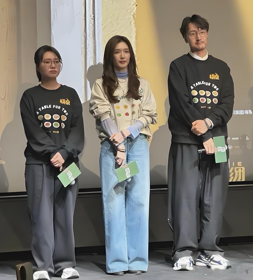 李雪琴江疏影王传君三个人穿同一件衣服，原来穿和穿搭真的不一样！