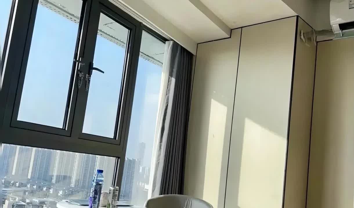 在一个家庭中，我始终认为男人是一个家的风向标。曾经第一次婚姻失败的我，在选择第二