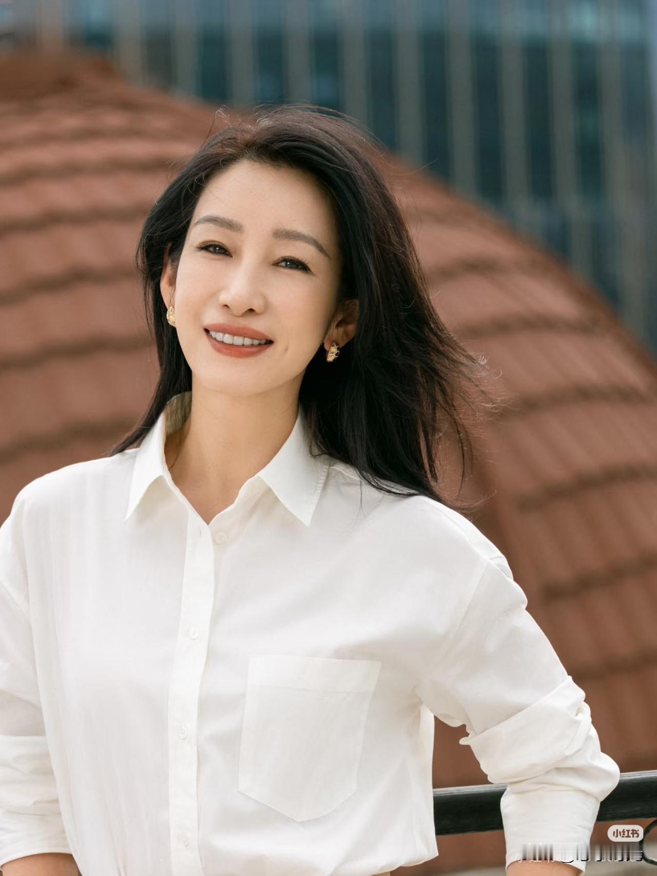 演员秦海璐说：“当年，我费尽心思把王新军追到手之后，突然有一天他告诉我，亲爱的，
