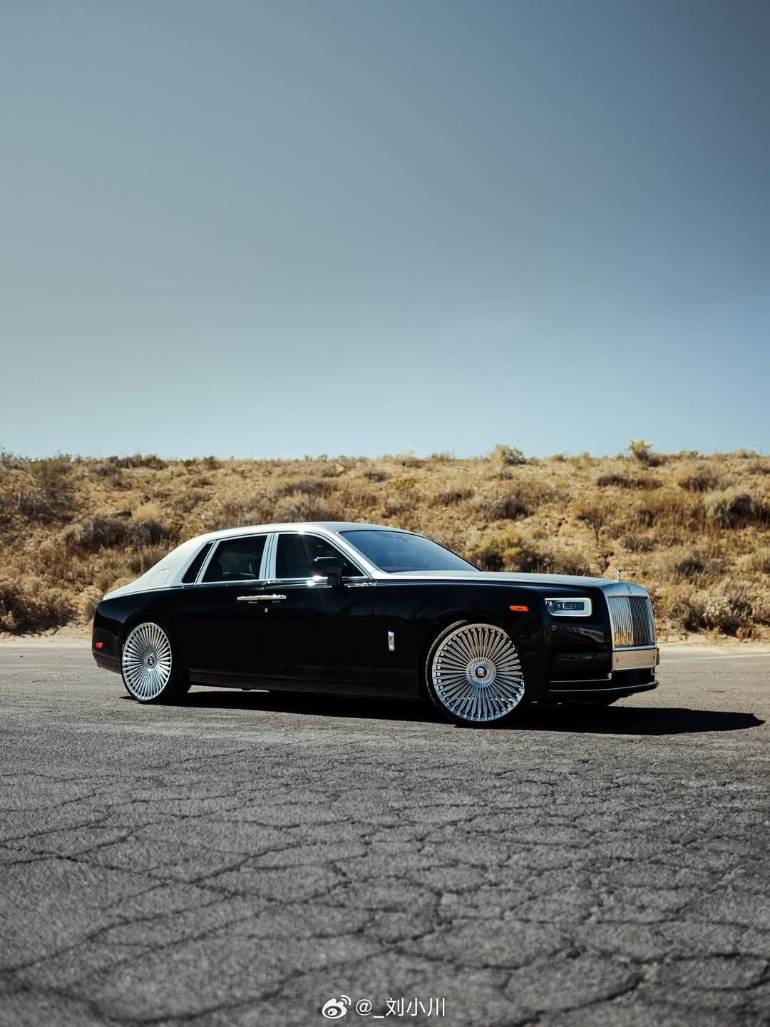 劳斯莱斯劳斯莱斯幻影劳斯莱斯幻影，换上新鞋子，大家觉得好看吗