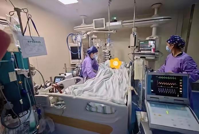 武汉地铁惊魂一幕！24岁医学生为瘦成“纸片人”心跳骤停，抢救7天换来的血泪警告：