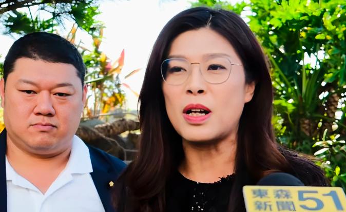 国民党主席郑丽文接受访时，她担任国民党主席后遇到的最大困难就是缺少资金。虽然她上