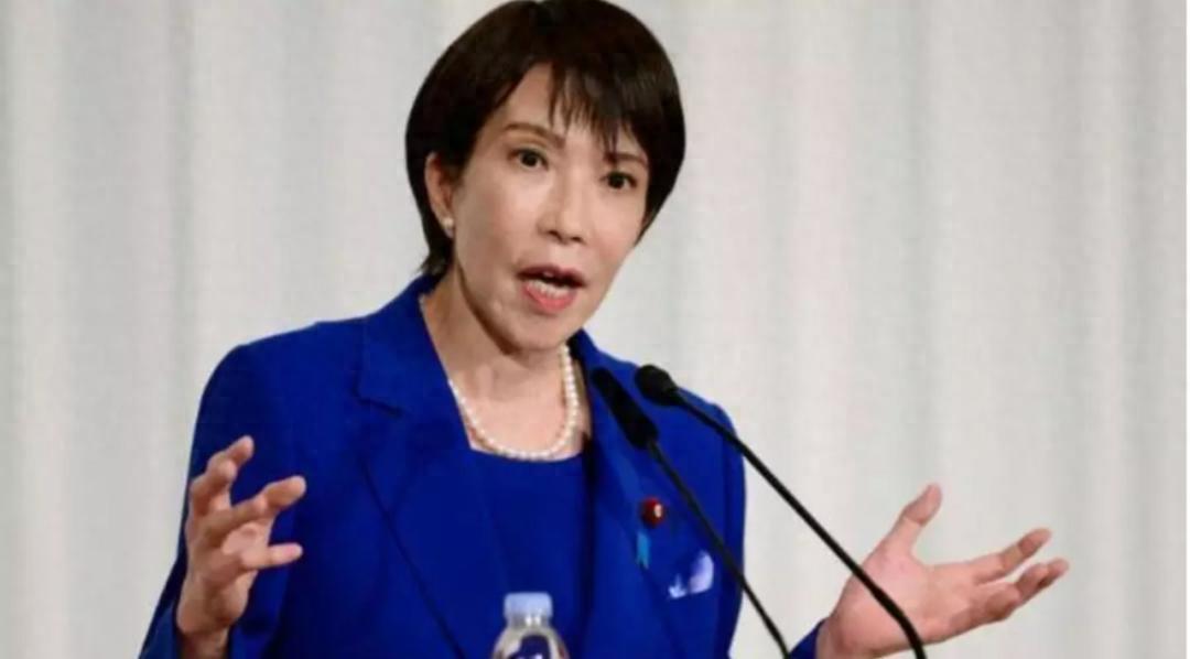 特朗普糊涂祝贺引争议？高市早苗还没当首相就被“加冕”，这波偏爱全因安倍？