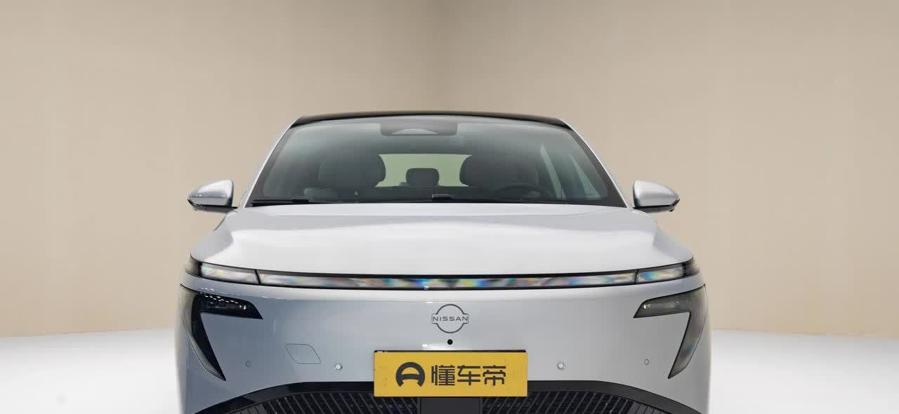 东风尼桑N7真的便宜吗？同价位同尺寸档位与北汽极狐S5的对比，只比较最核心的电池