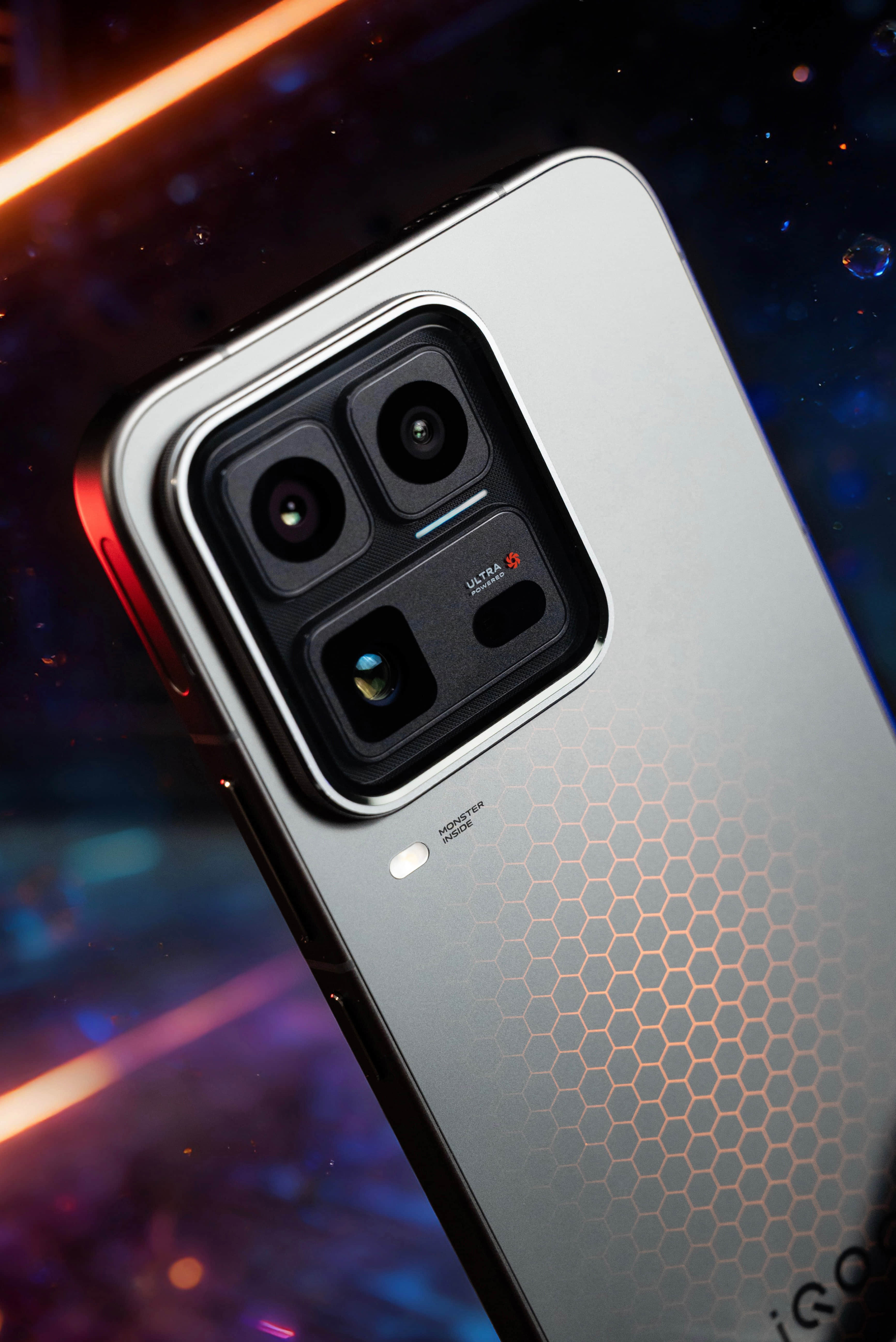 iQOO15Ultra外观太酷了使用iQOO15Ultra一段时间了，这款产