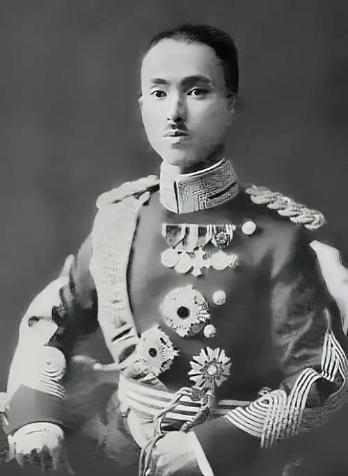 日本头号战犯，东京审判的漏网之鱼，当年是谁放过了他？临近我国的阅兵式，日本那边可