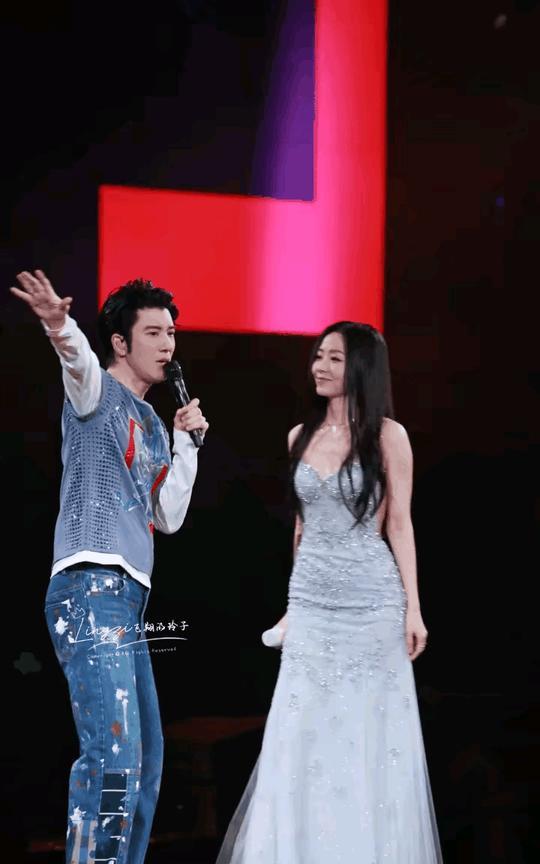 张靓颖王力宏眼神拉丝！昔日害羞今变主动，女追男戏码要上演？