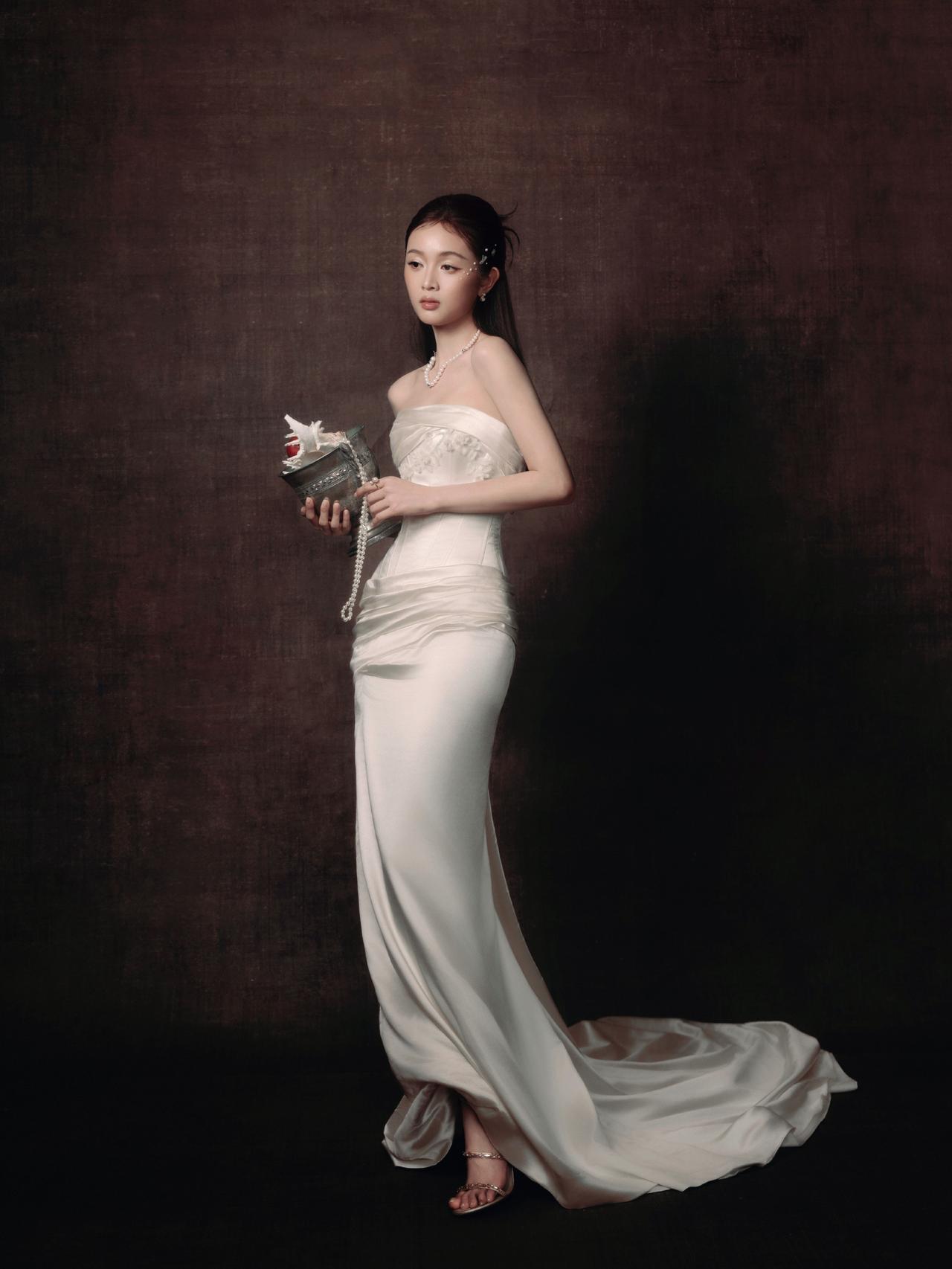 优雅白裙，复古风韵，复古优雅，复古时尚吴宣仪！！！