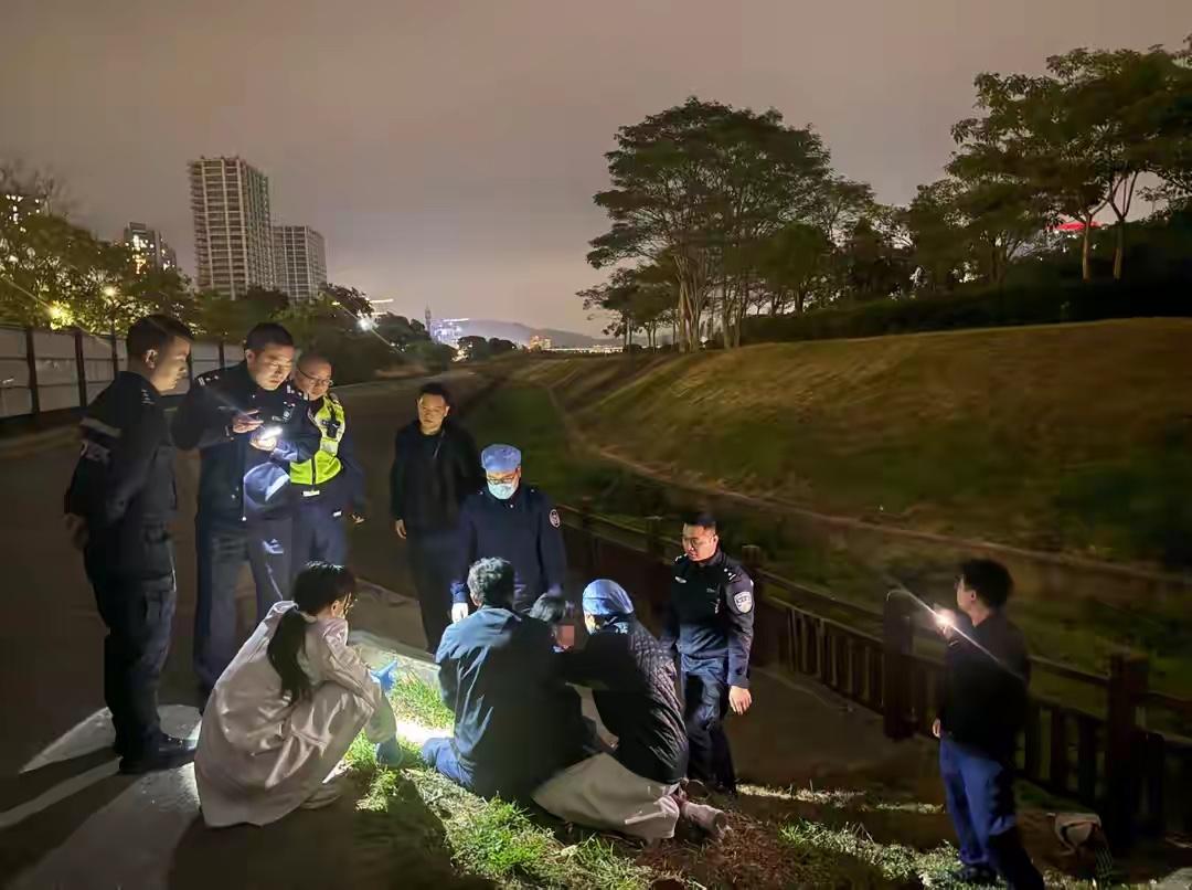 近日，深圳市光明区一名女子因生活困扰失联。其丈夫报警后，市公安局光明分局新湖派出