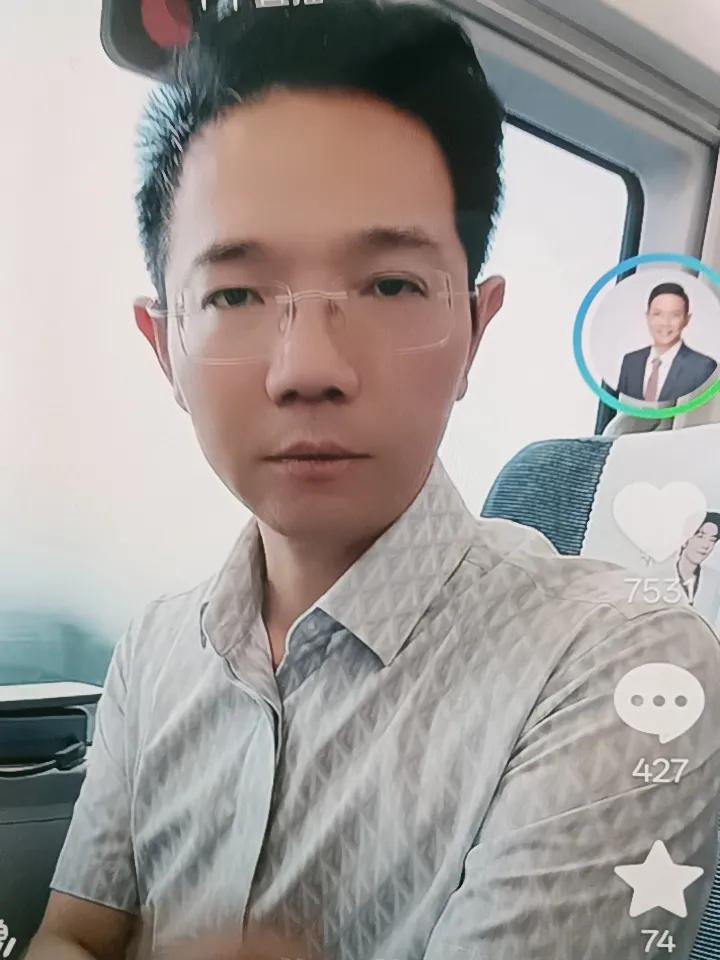 李圣律师又到济南代理一个医疗纠纷官司。在火车上有人问起，他给大家介绍了这个案子的