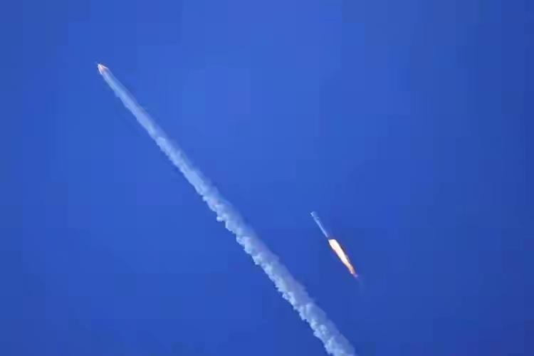 突发重磅！2月11日，中国航天传来载人登月重大喜讯，长征十号火箭与梦舟飞船联合试