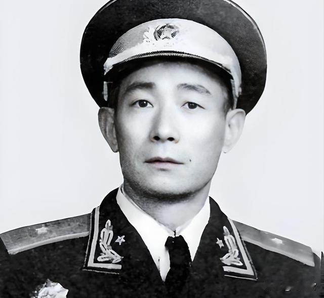 1937年，陈赓把386旅772团1营营长找来，对他说，要升他当团长，营长大喜，