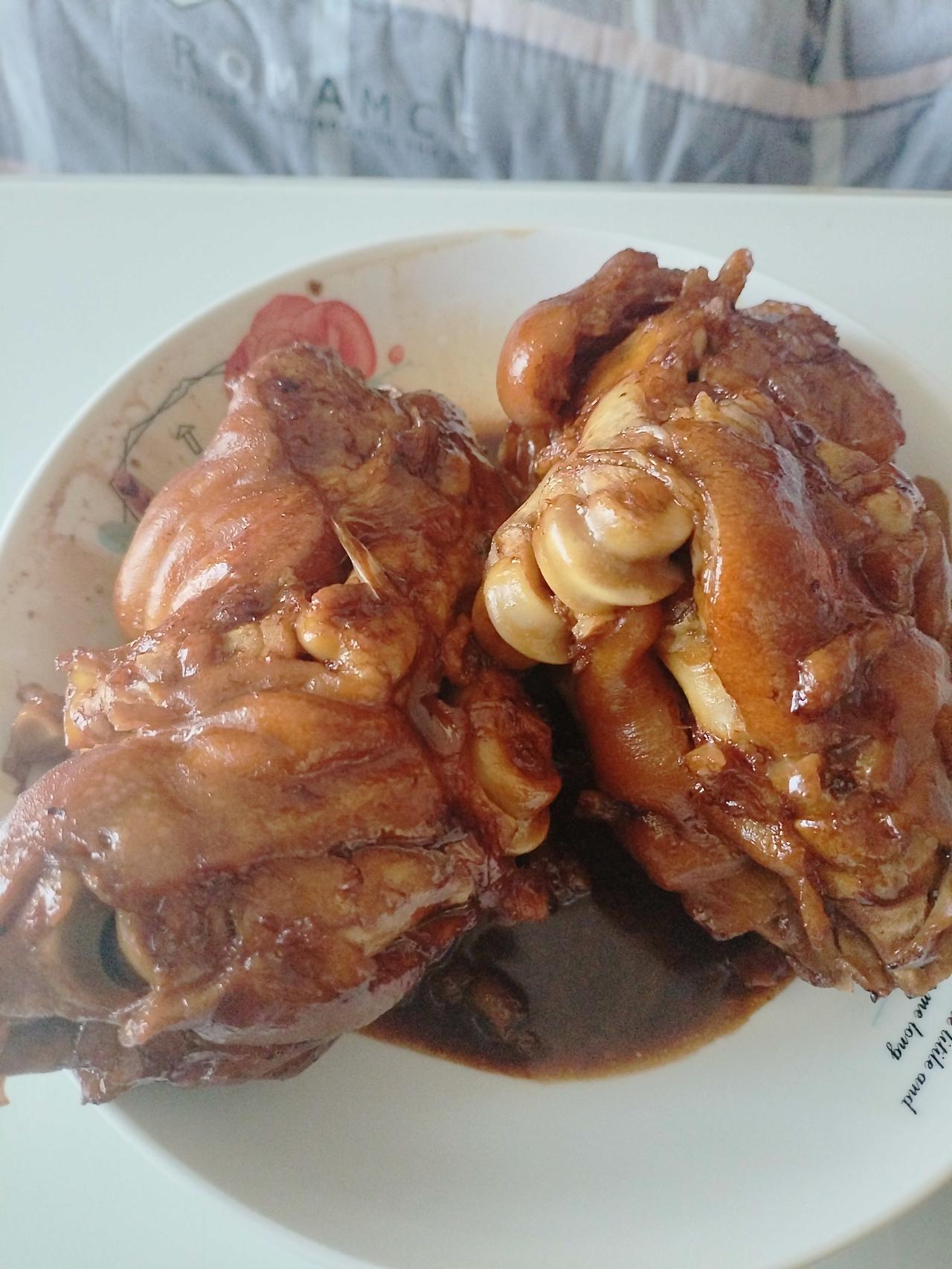 大家过年好，谢谢粉丝朋友对我的关注和支持，祝福大家新年快乐，马年大吉，财源广进，