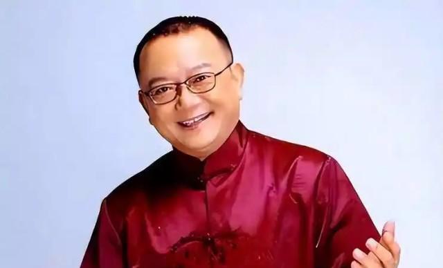 1996年10月，48岁的王刚娶了36岁的成方圆，有一次，王刚醉酒后对成方圆说：