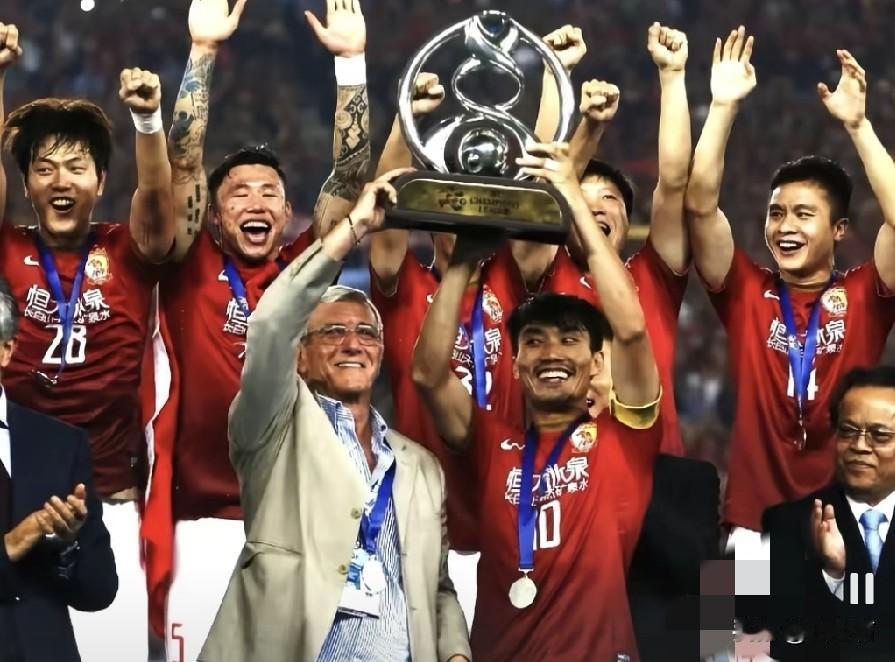 恒大足球俱乐部中超联赛七连冠、八冠王曾经是中超神话，也诞生了一个名词叫“恒大王朝