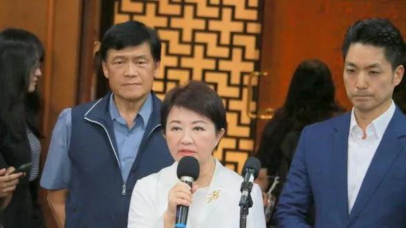 侯友宜拒绝出席，卢秀燕、蒋万安中途离场，陈其迈一句话让卓荣泰尴尬！在蒋万安喊出
