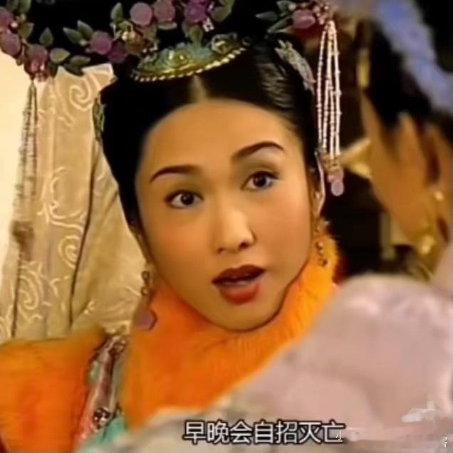 也不知道Cosmo哪里来的勇气迟迟不出封面，想碰c嘉人和Vogue罢了但素cos
