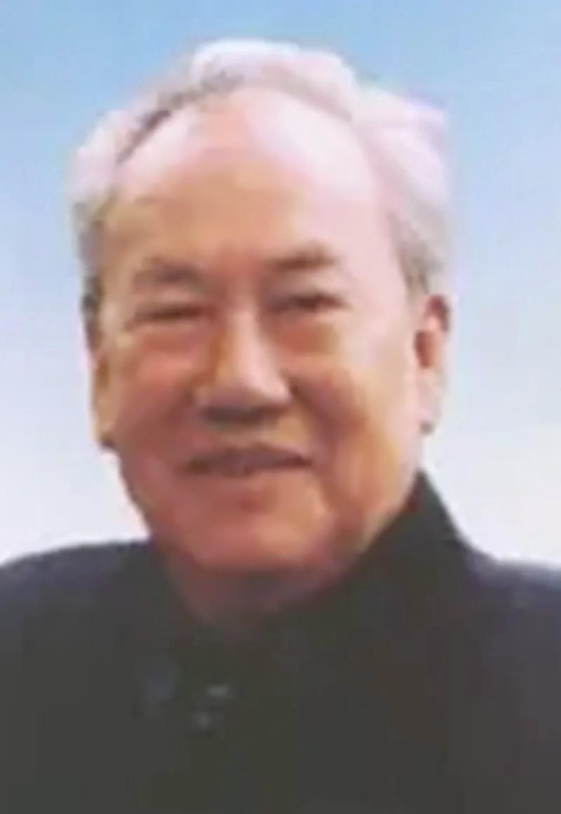 康一民曾任中办副主任，1918年出生，江西泰和人，1929年参加革命，1935年