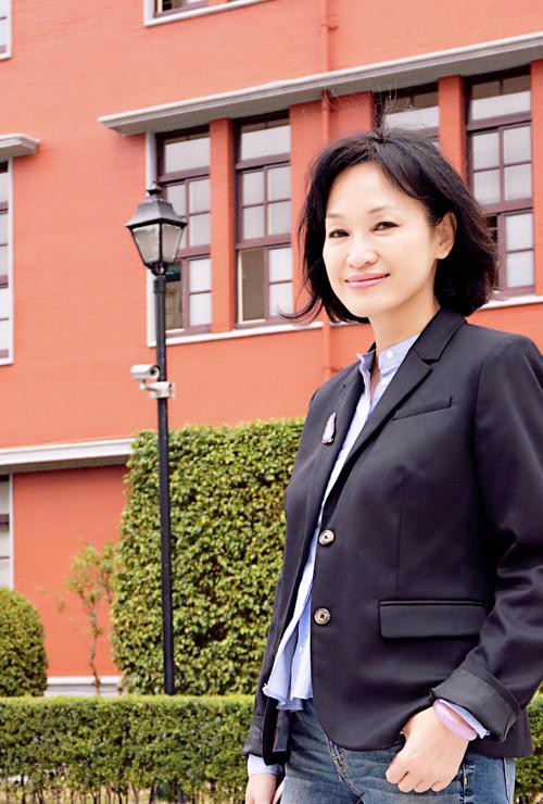 高雄市长选举出现“三角督”2026高雄市长选战蓝绿对决态势成形，国民党推出立