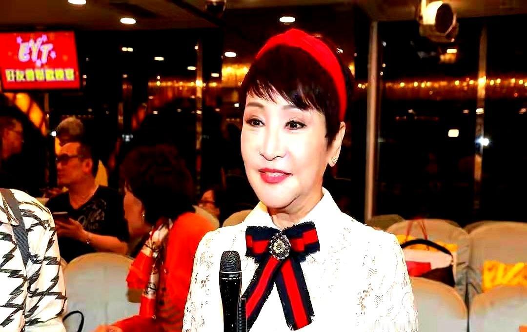 拼死拼活给男人当牛做马，为啥最后往往输给一个什么都不干的女人？当年狄波拉点评张