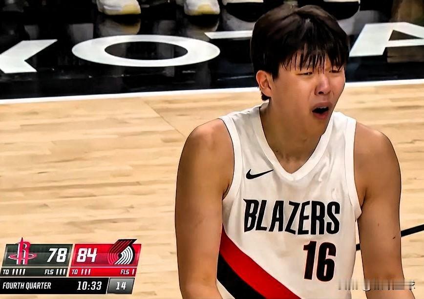 杨瀚森得到了火箭队记者的认可！在今日开拓者险胜火箭的比赛中，火箭记者Brad