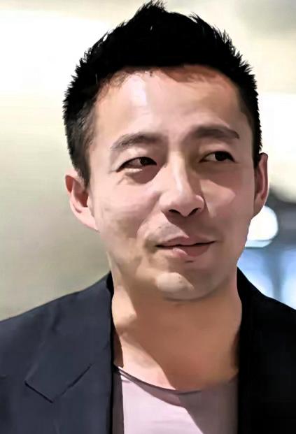 汪小菲怒怼平台，这事儿不简单啊。汪小菲直接甩律师函了，平台脸都绿了吧，时间也不