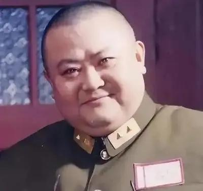 1948年10月，蒋介石让给淞沪警备司令宣铁吾发去密电，让将范绍增抓捕押往南京，