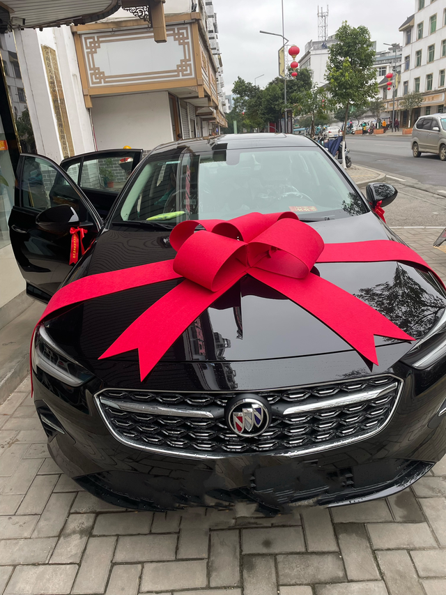 车膜颜色太深晚上看不到后视镜怎么办车友们，刚提的车子4儿子免费送的车膜，没贴车