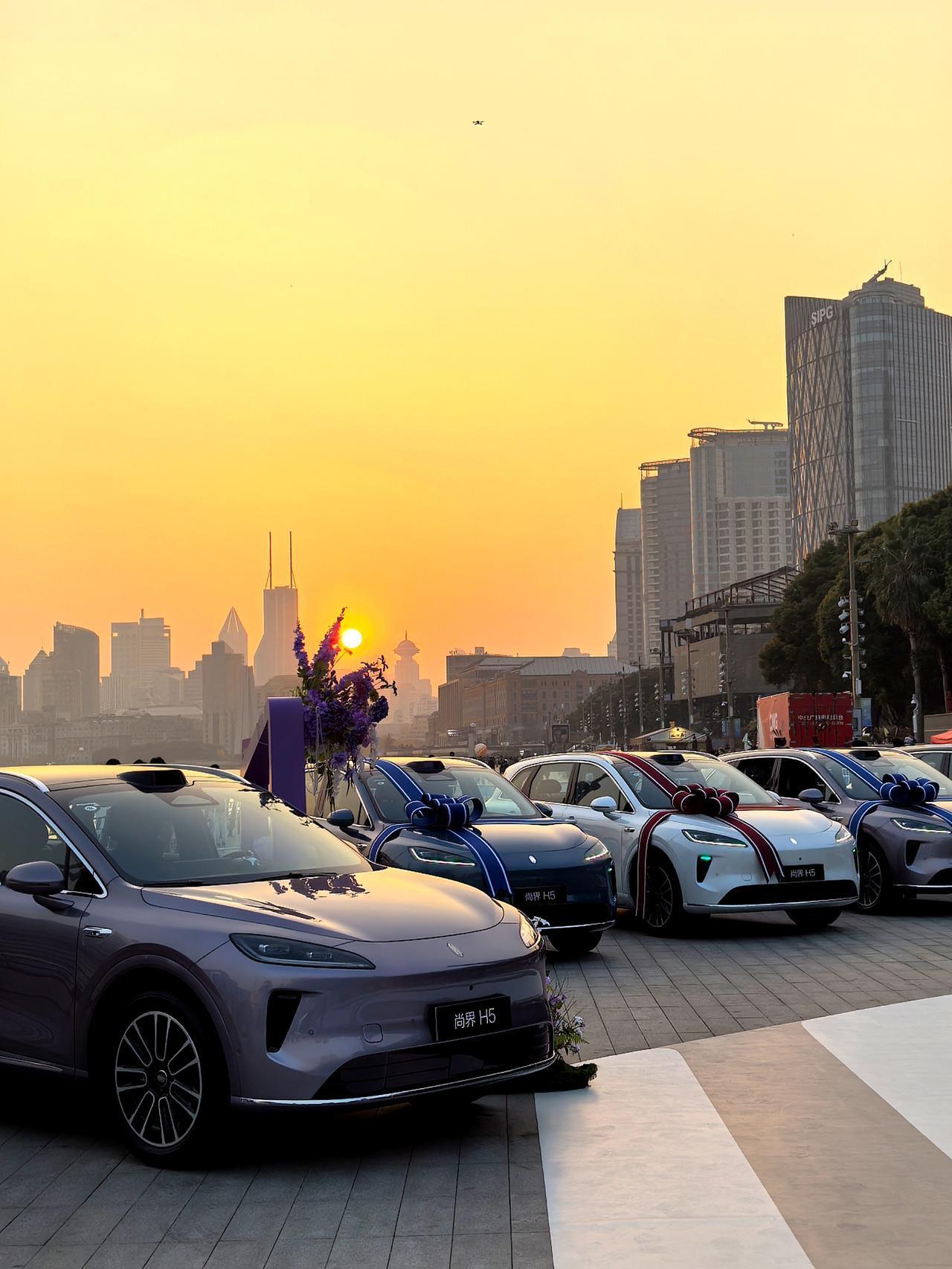 鸿蒙智行央视年度直播“五界同台”活动中，尚界品牌亮点十足：不仅重磅公布第二款车型