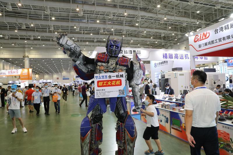 之前看到不少人说日本靠几大机床厂就能卡国内高端制造的脖子，实际跑过几个国内精密加