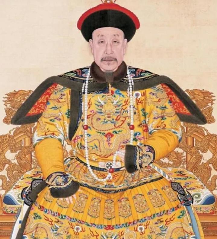 1981年，清东陵有一处妃园寝突然塌陷，考古人员趁机进入地宫，竟意外揭开了一个乾