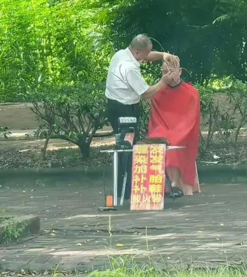 人品和人性有什么区别？你有价值的时候，见识的都是人品。你没有价值的时候，见