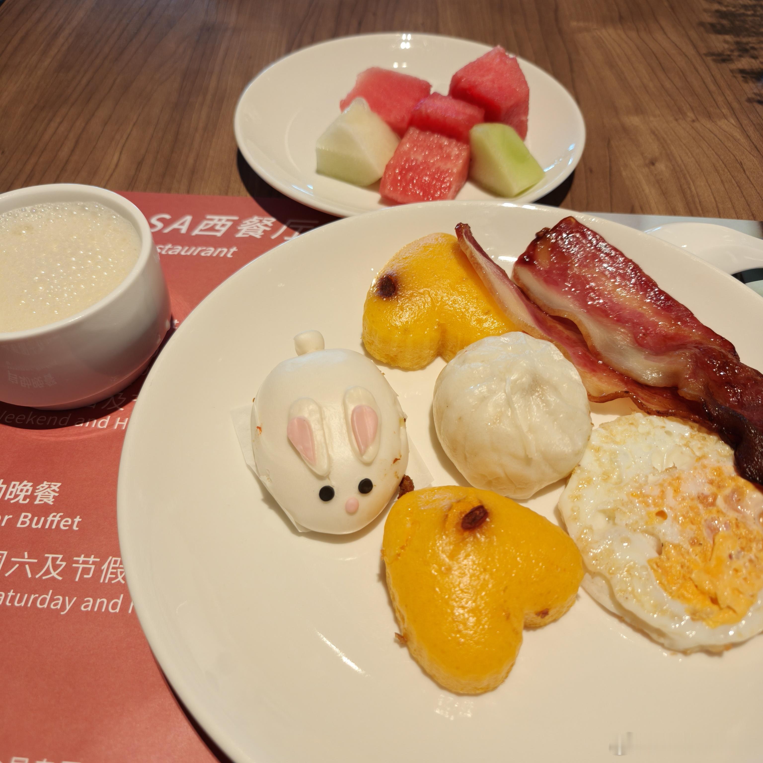 吃完早餐准备搬砖，开启苦逼的一天​​​