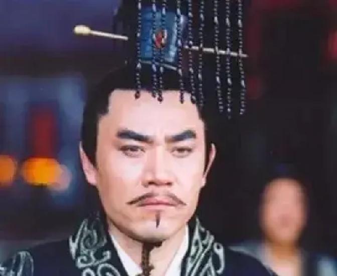 朱棣一句话吓跪群臣，陈宝国没演过朱棣那句“朕的刀不砍无名之鬼”，王学圻用破