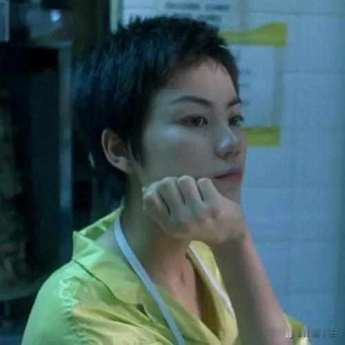 能搞王家卫的就只有王菲了。刘嘉玲说每个演员，不管再大牌，拍王家卫的戏都逃不掉