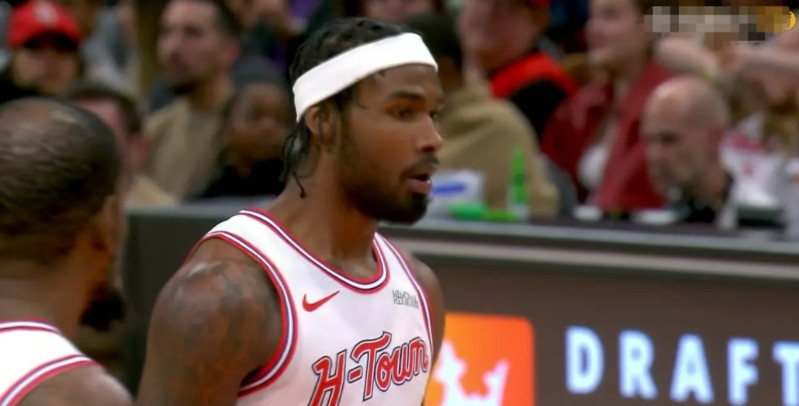 火箭大将伊森真是坐稳主力位置了！在今天火箭主场以126：119击败步行者的比赛中