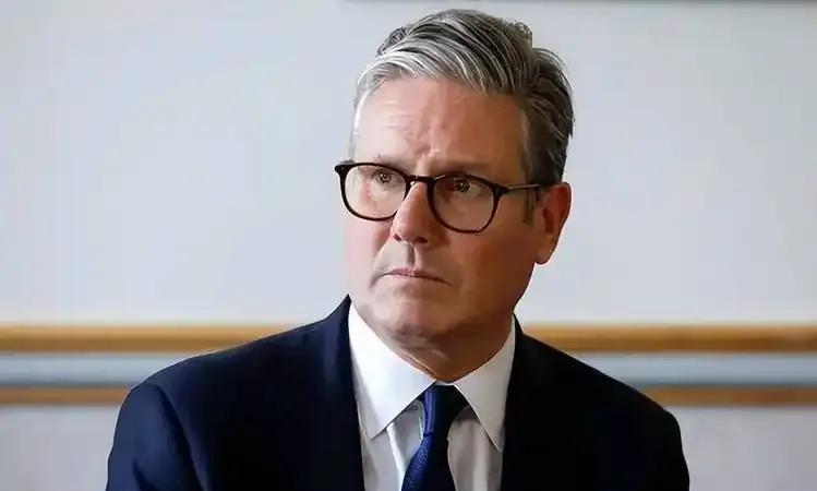 英国首相斯塔默陷入困境。加拿大《环球邮报》网站7月2日报道，在担任首相将满一年