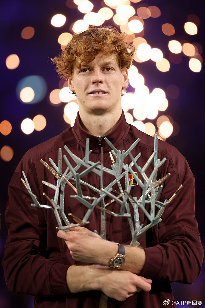 最新一期PIFATP排名公布，TOP10如下👇1⃣️辛纳11500⬆️1