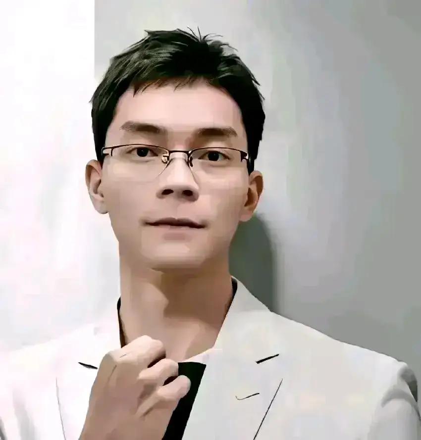 唐尚珺返校前做了5件事，将家里安排的妥妥贴贴，也为以后的美好生活打下基础。1：
