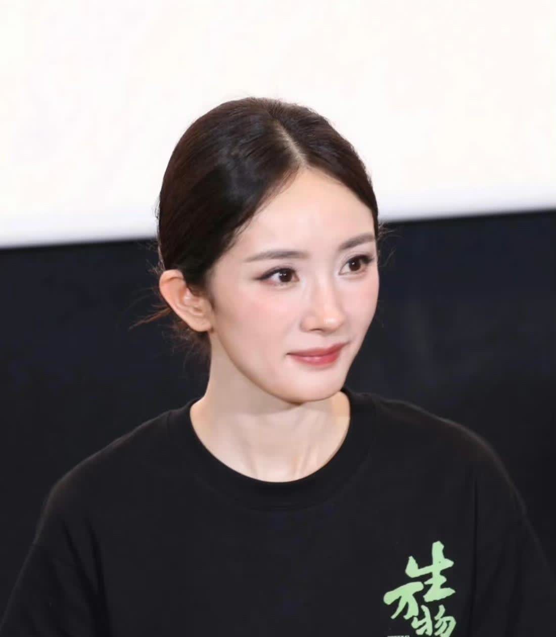 终于有网友指出来了现在最尴尬的人就是杨幂了不是因为她演了个农村人