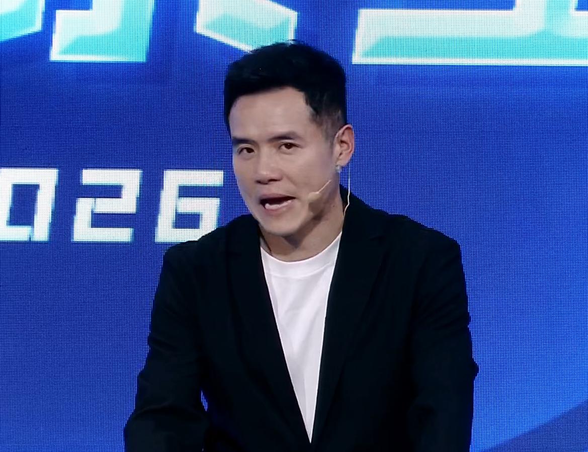 袁励岑/温瑞博凭什么能够3:2拿下石油组合？刘国正一针见血的说出关键点。他说