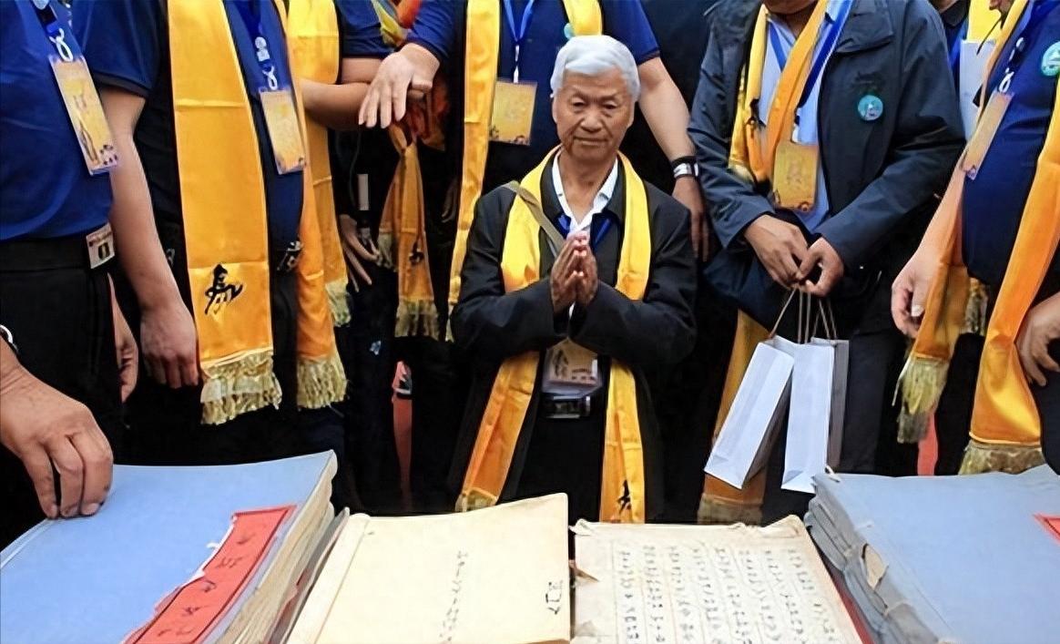 韩国一大家族来中国河南认祖归宗，声称：我们祖先可是抗日名将河南登封颍阳镇的玄