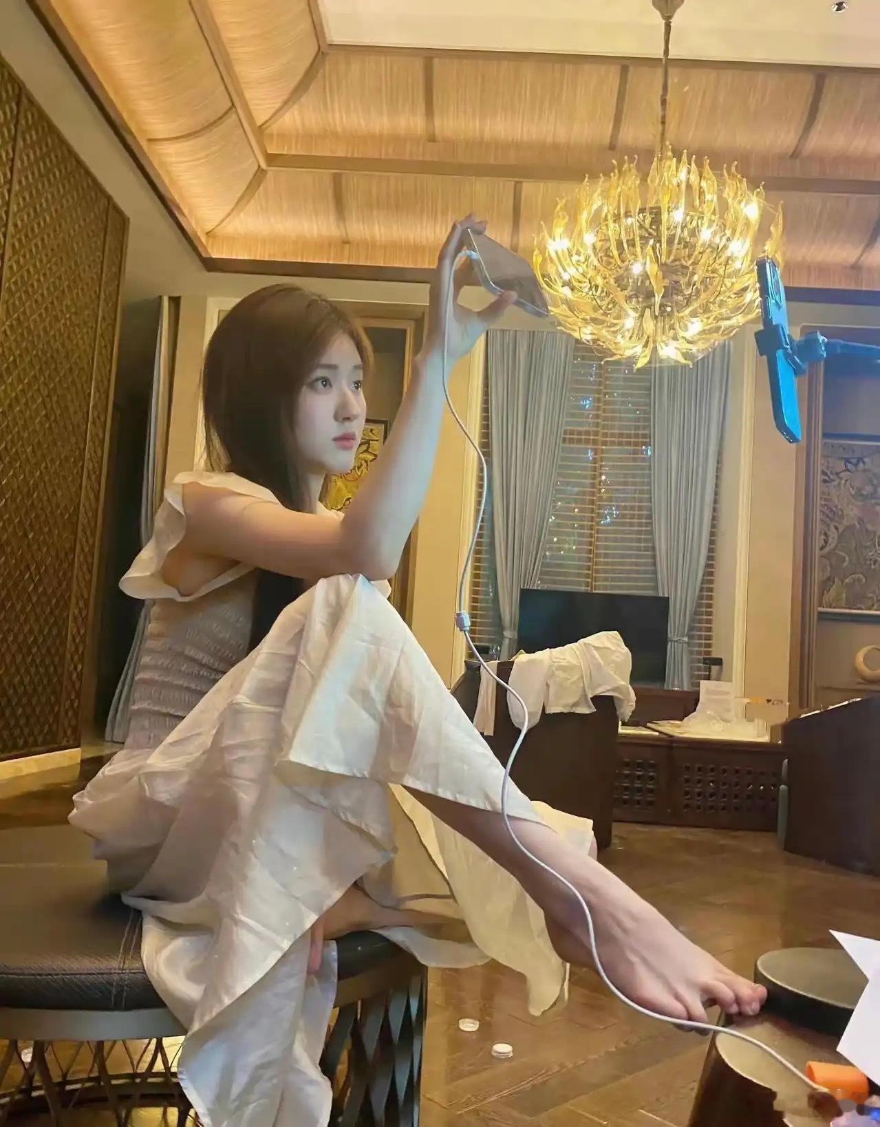 赵露思家装修好华丽啊