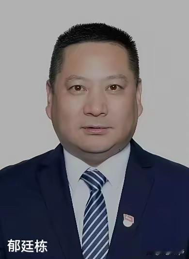 肥头大耳，两眼冒光，一看就是那种财色双收的角儿。