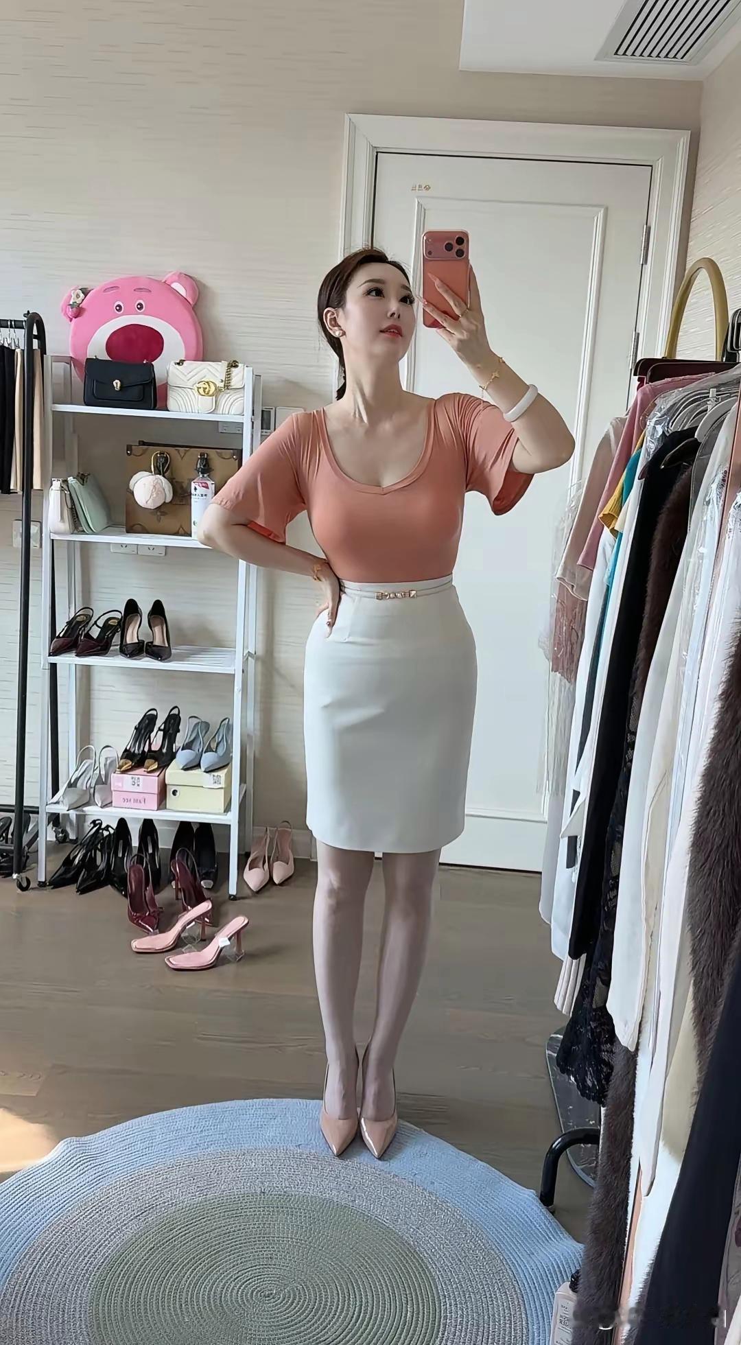 新买的衣服太瘦了，有点不习惯