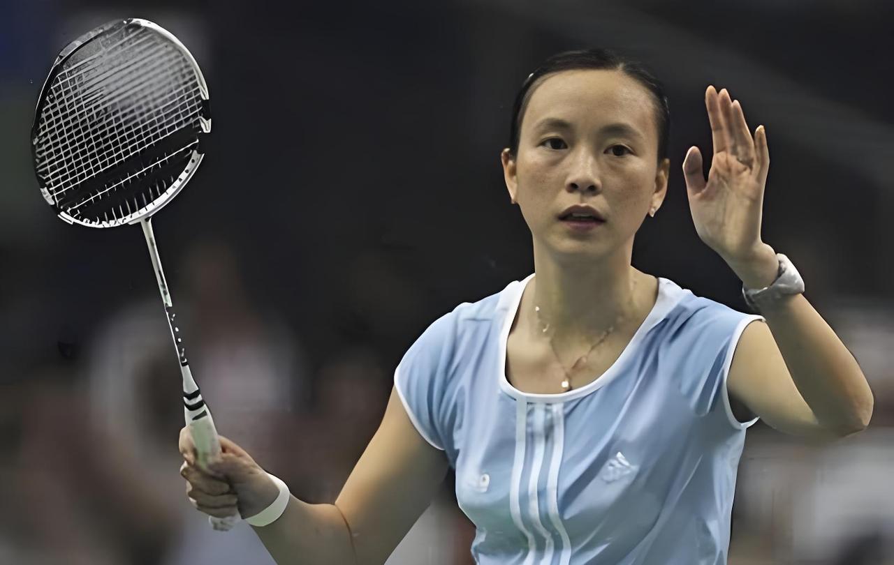 1999年，四川一名女孩刚拿到世界冠军，还不等她高兴，她的主教练就告诉她，因为个